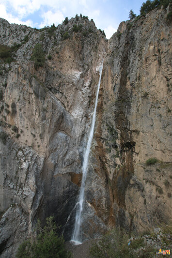 Big waterfall (83m)