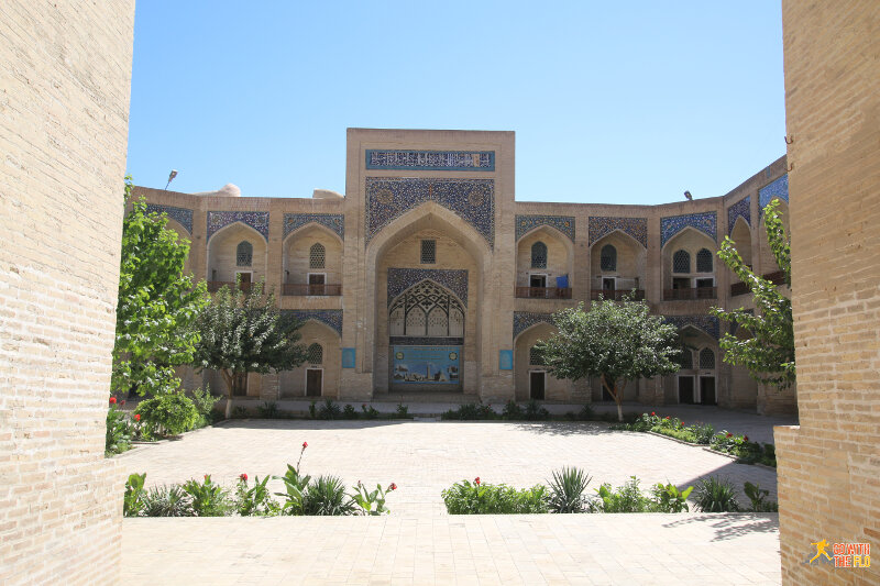 Coutyard of the Mir-i-Arab Medressa
