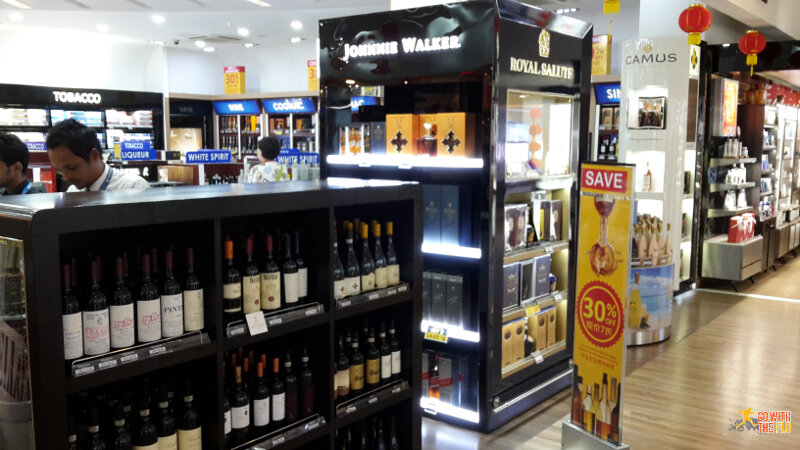 The last impression before leaving the Maldives: a fully stocked duty free shop