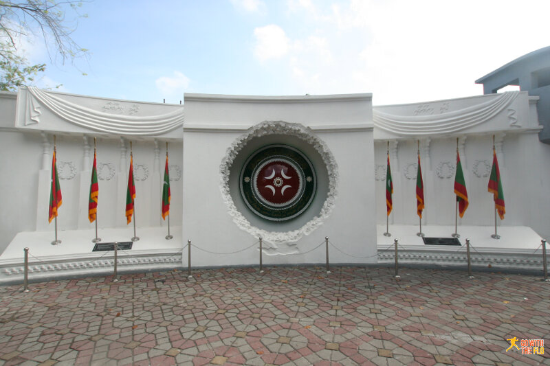 The Republican Monument, commemorating 30 years of independence (2015 the Maldives celebrated 50 years of independence)