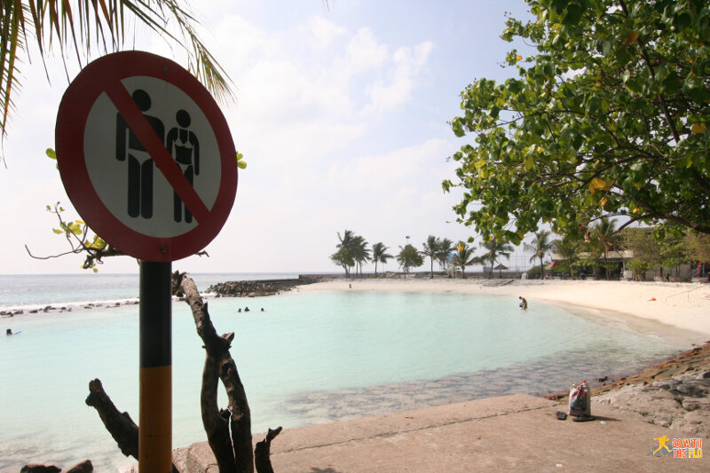 No worries about getting sunburnt at Malé's main beach