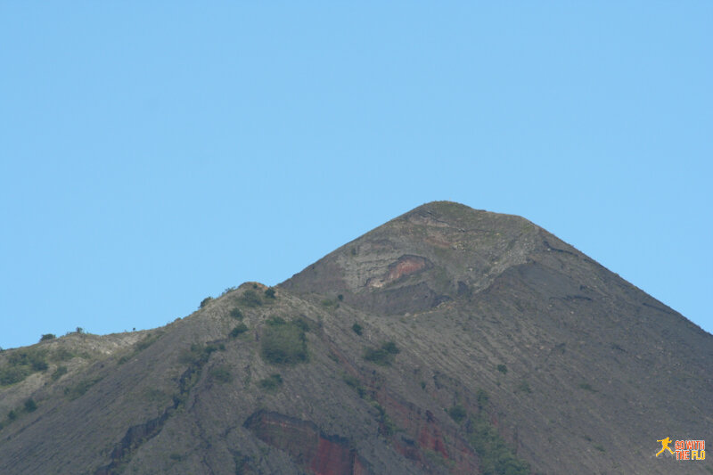 Close-up view of the crater rim of Gunung Inerie