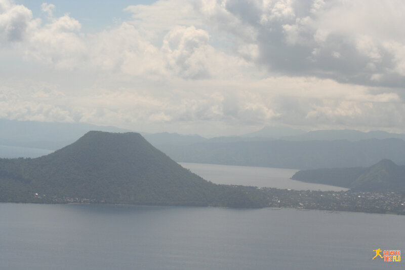 On approach to H. Hasan Aroeboesman Airport (ENE)