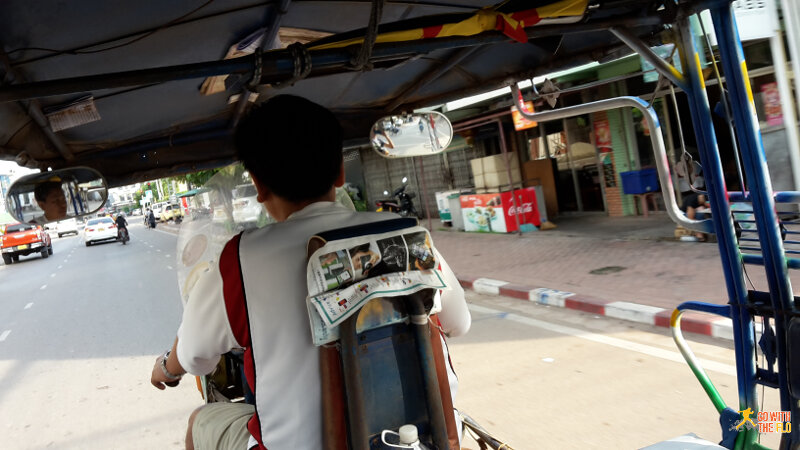 On the tuk tuk (or Jumbo as the call it in Laos) to the airport