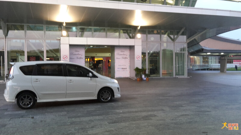 Senai Airport entrance