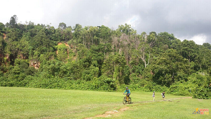 Most of the trail is inside the forest, only small stretches are out in the open