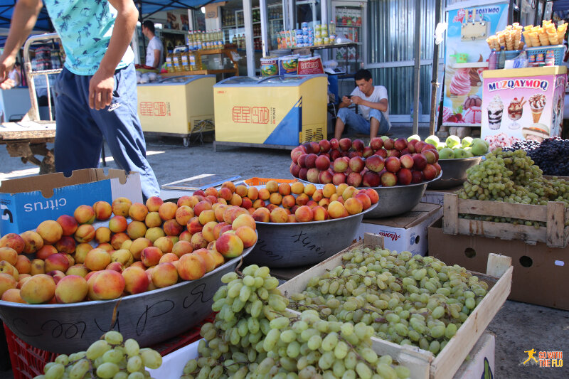Fruit stall at Kryty Rynok