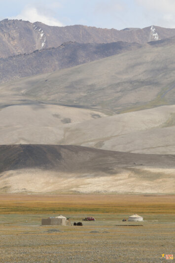 After lunch we started seeing the first yurts - a sign of the increasingly Kyrgyz population