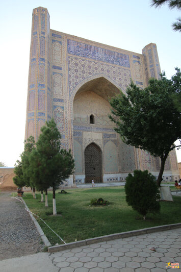 Bibi-Khanym Mosque