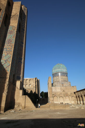 Bibi-Khanym Mosque