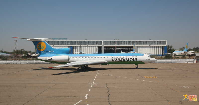Uzbekistan Airways Tu-154