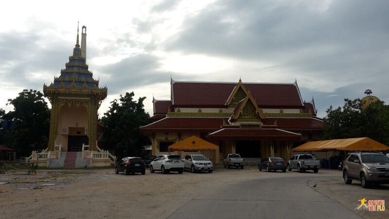 Wat Plai Laem