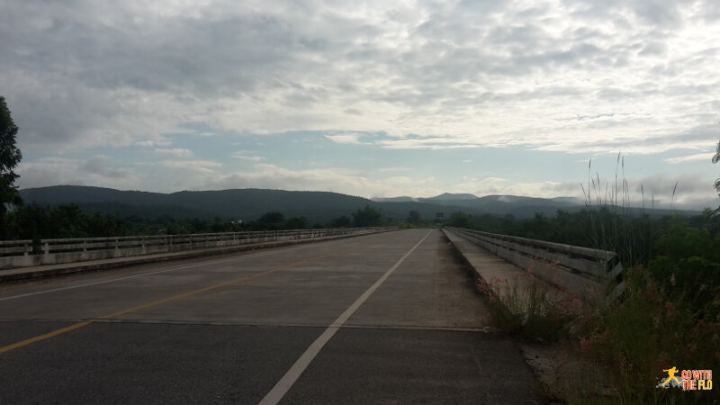 Bridge crossing the Ping River