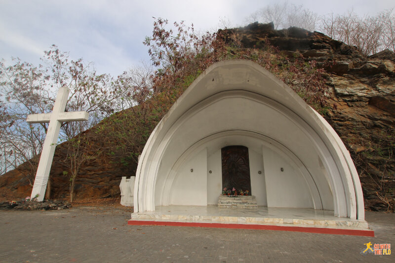 Small chapel just beneath the statue