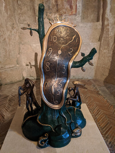 Salvador Dalí sculpture