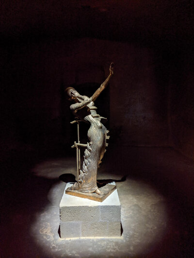 Salvador Dalí sculpture