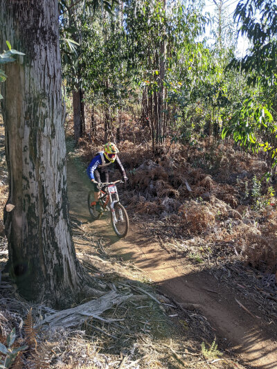 Downhill race in the forests above Prazeres
