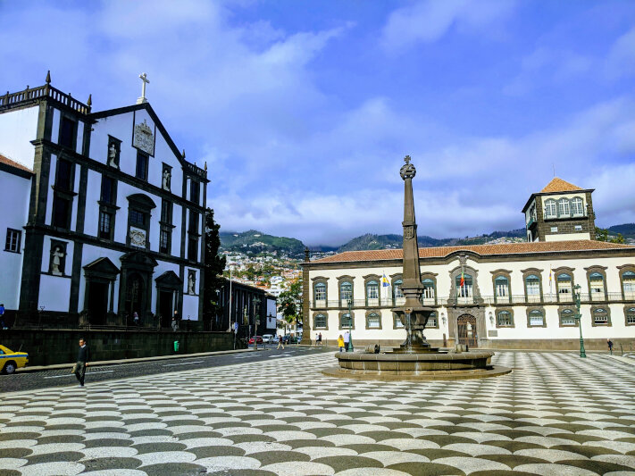 Igreja de São João Evangelista on the left on Praço do Municipio 