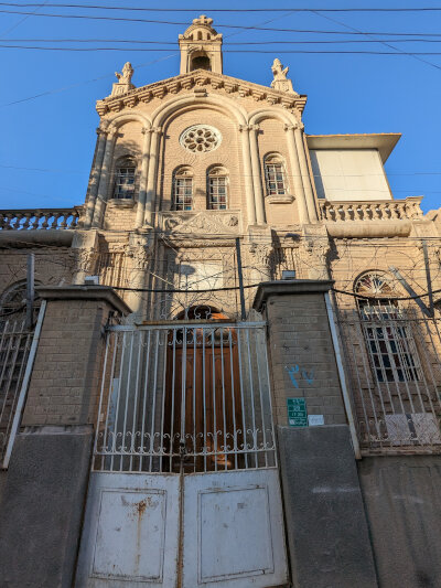 Church of the Sacred Heart of Jesus (كنيسة قلب يسوع الأقدس)